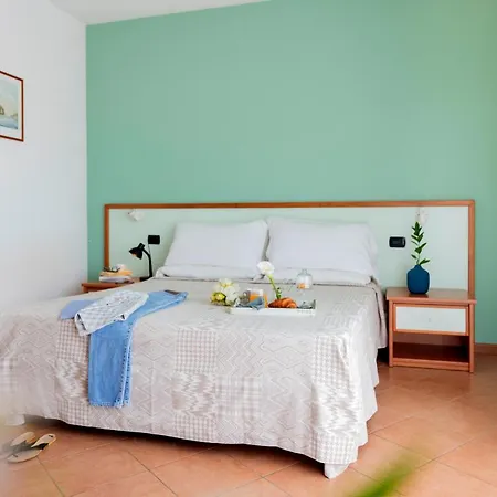 Nettuno Aparthotel 3*