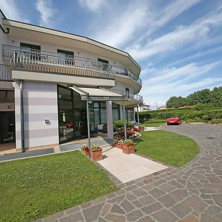 Nettuno アパートホテル ペスキエーラ・デル・ガルダ