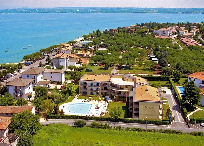 アパートホテル Nettuno ペスキエーラ・デル・ガルダ