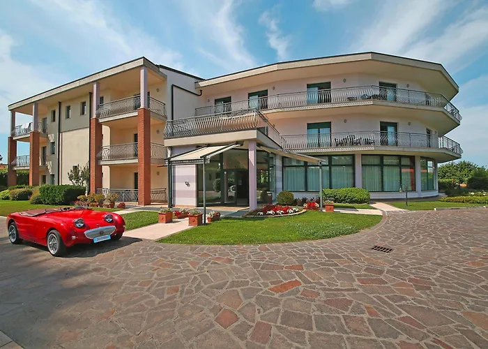 Nettuno アパートホテル ペスキエーラ・デル・ガルダ