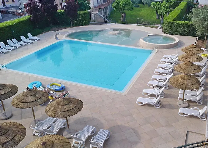 アパートホテル Nettuno ペスキエーラ・デル・ガルダ