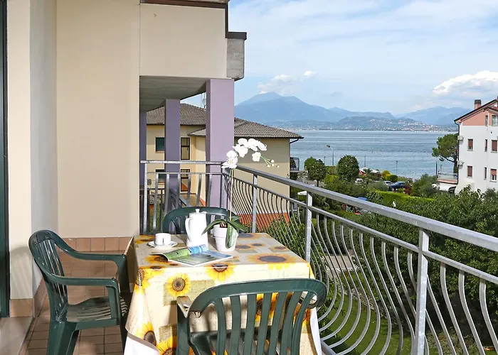 アパートホテル Nettuno ペスキエーラ・デル・ガルダ